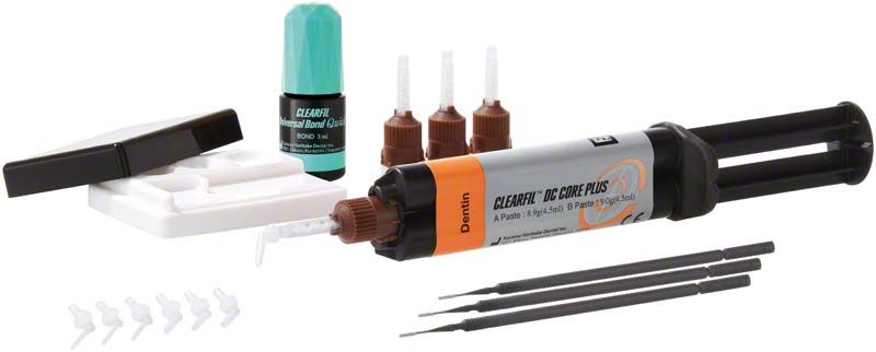 Clearfil DC Core Plus Kombi Kit mit Spritze, Applikationsspitzen und Flüssigkeit.