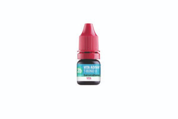 Einzelnes Fläschchen VITA ADIVA® T-BOND mit roter Kappe und Etikett.