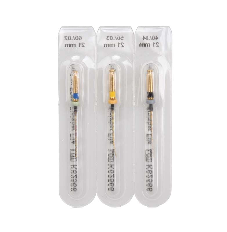 Drei HyFlex™ EDM Feilen 21mm in transparenter Blisterverpackung.