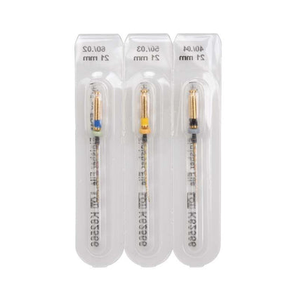Drei HyFlex™ EDM Feilen 21mm in transparenter Blisterverpackung.