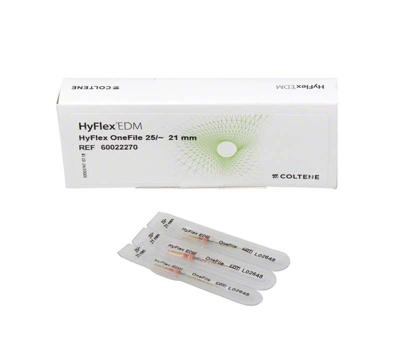 HyFlex™ EDM Niti-Feilen 21mm mit Verpackung und drei Einzelverpackungen.
