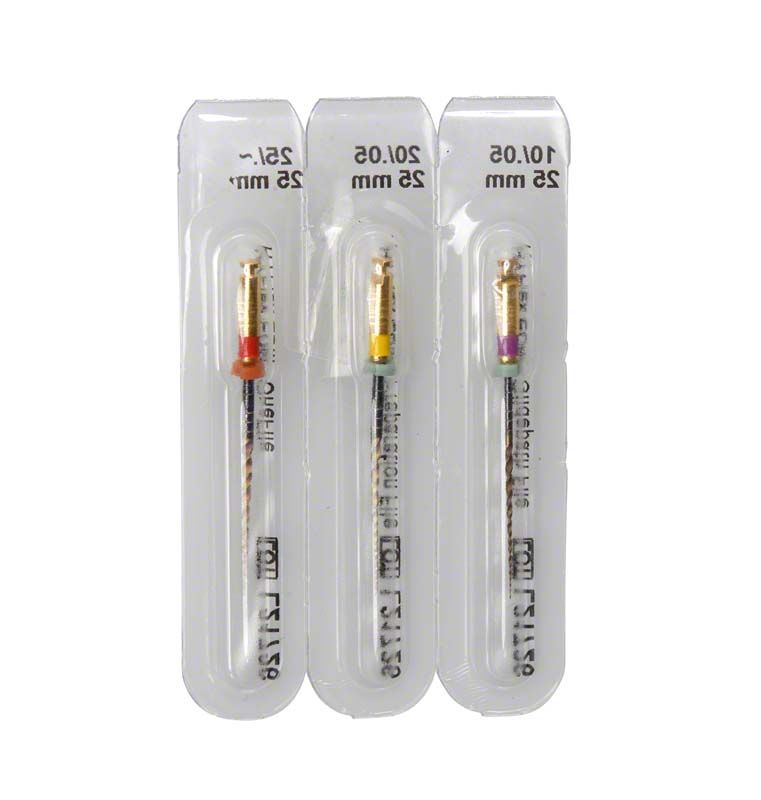 Drei NiTi-Feilen HyFlex™ EDM Shaping Set Medium 25mm in Blisterverpackung.