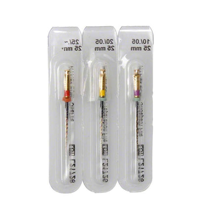 Drei NiTi-Feilen HyFlex™ EDM Shaping Set Medium 25mm in Blisterverpackung.