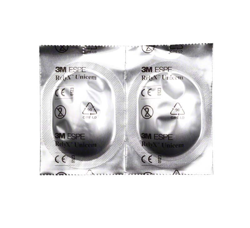 Zwei versiegelte 3M RelyX Unicem Aplicap-Kapseln in silberner Verpackung.