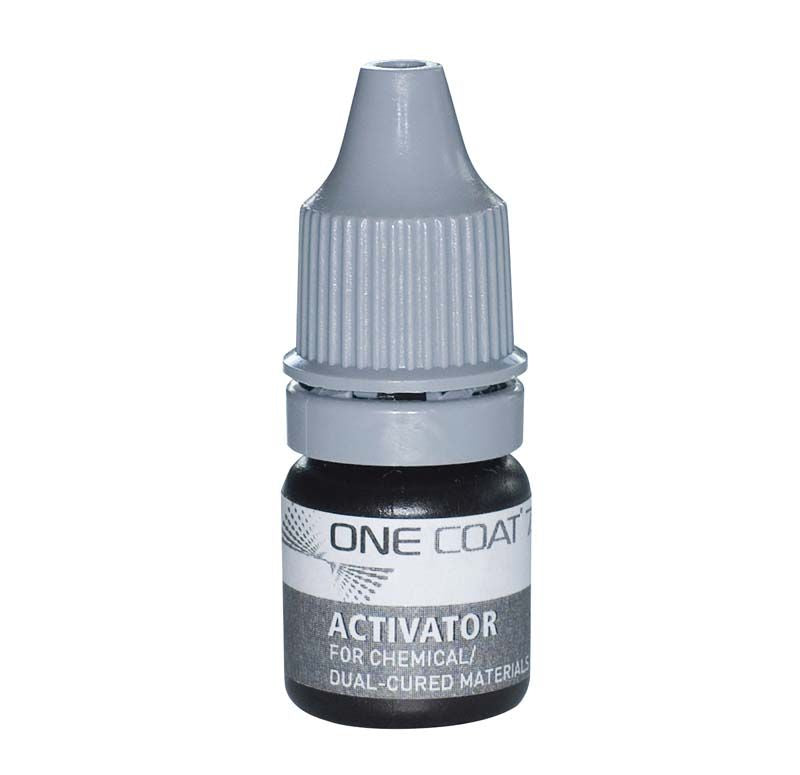 Aktivatorkit-Flasche One Coat 7.0 mit grauem Verschluss und Etikett.