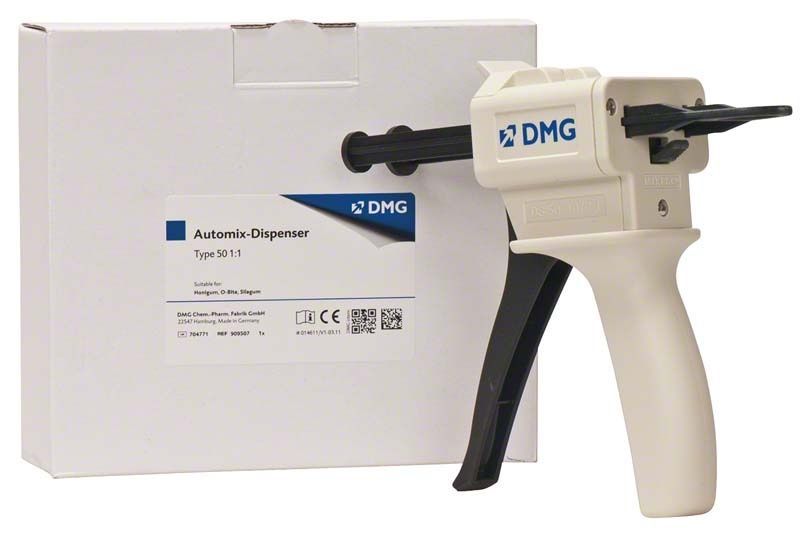 Automix Dispenser Typ 50 1:1 neben Verpackung mit DMG-Logo.