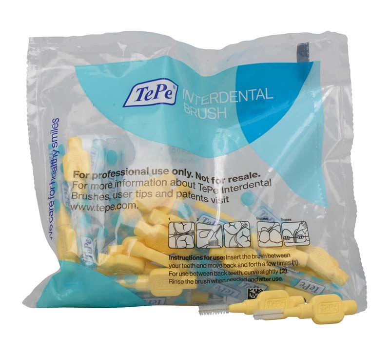 TePe Interdentalbürsten Extra Soft in hellgelber Farbe in geschlossener Verpackung.
