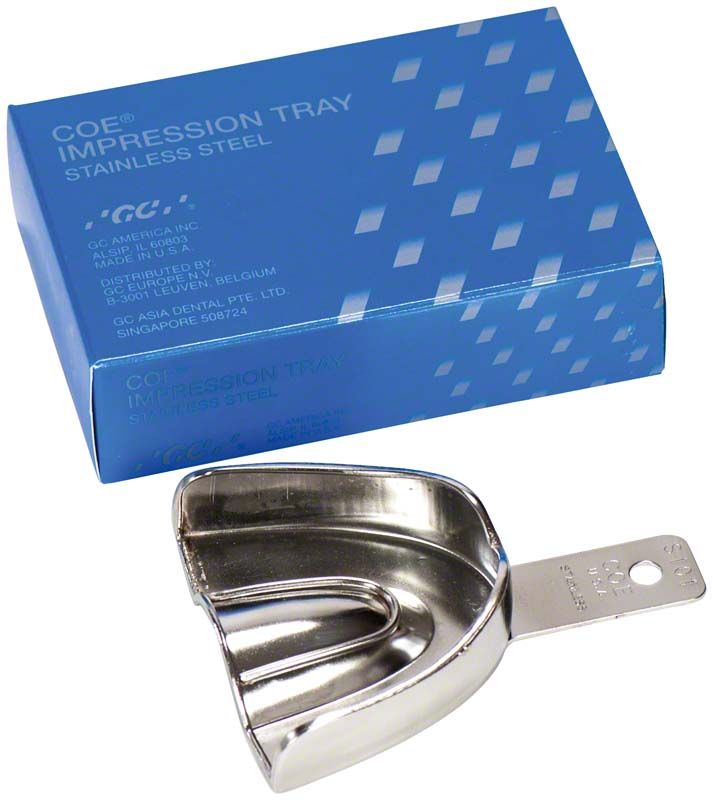 COE® Stahl-Löffel unperforiert mit Verpackung im Hintergrund.