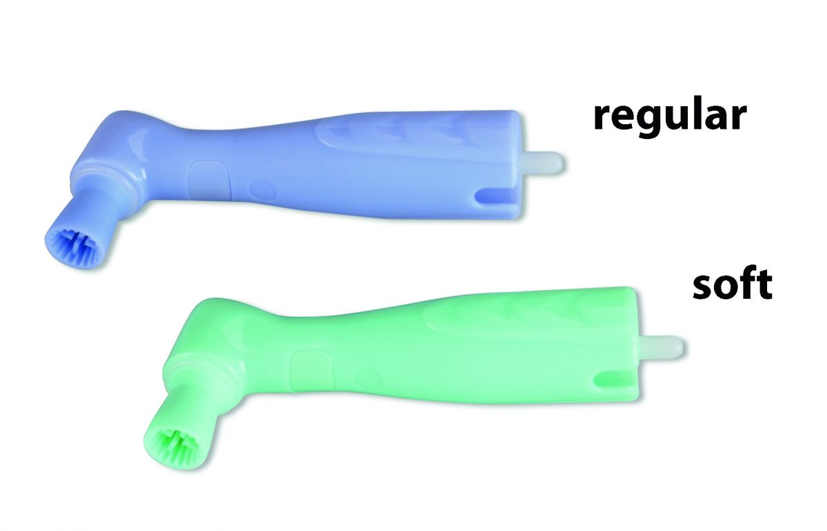 Zwei Prophy-Angles Einmalaufsätze, blau (regular) und grün (soft).