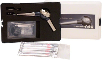 Pulverstrahlgerät Prophy-Mate neo mit Zubehör in geöffneter Verpackung.