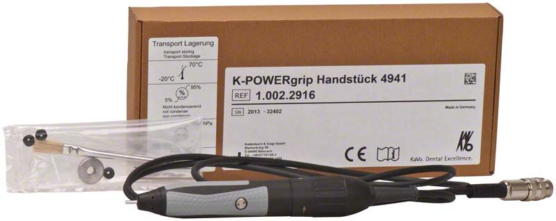 K-Powergrip Handstück 4941 mit Verpackung und Zubehör auf weißem Hintergrund.
