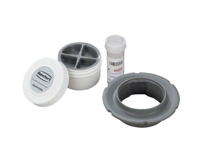 SYMPRO Mini-Becher Set mit Deckel und Zubehör auf weißem Hintergrund.
