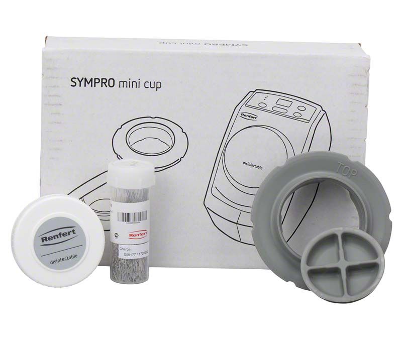 SYMPRO Mini-Becher Set mit Verpackung, Deckel und Zubehör auf weißem Hintergrund