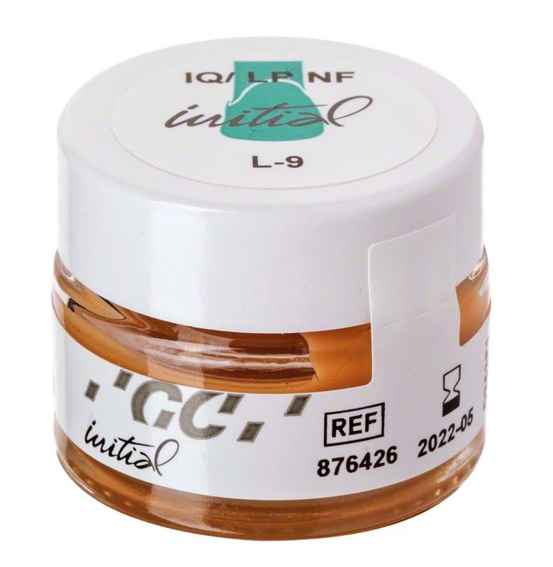 GC Initial IQ Lustre Pastes NF in Orangeton L-9 im Tiegel.