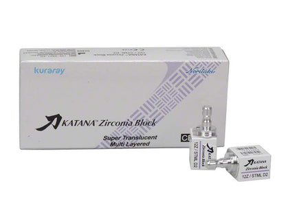KATANA™ Zirconia Block STML 12Z D2 vor Verpackung mit Beschriftung.