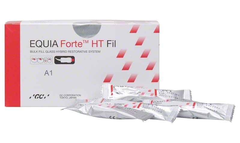 EQUIA Forte™ HT Kapseln A1 Verpackung mit drei silbernen Einzelkapseln.