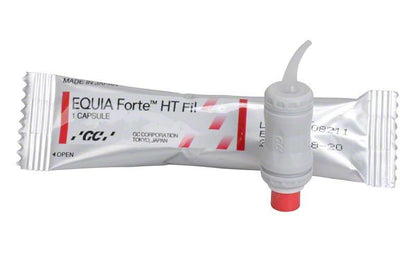 EQUIA Forte™ HT Kapseln B1 mit Applikatoraufsatz in Nahaufnahme.