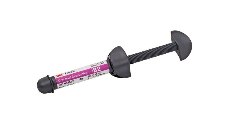 Filtek™ Universal Restorative Spritze B2 auf weißem Hintergrund
