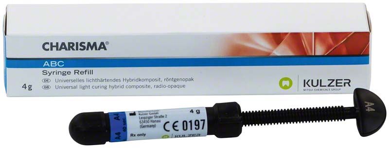 Charisma® ABC Spritze A4 zur Zahnrestauration mit Verpackung im Hintergrund.