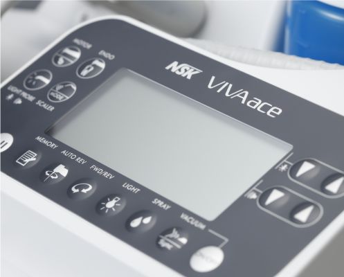 Steuereinheit des VIVA ace Komplettsets mit Bedienfeld und Symbolen.