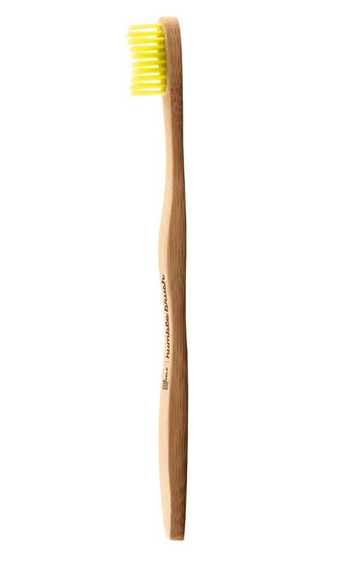 Zahnbürste aus Holz mit gelben Borsten, Modell Humble Brush Erwachsene Soft.