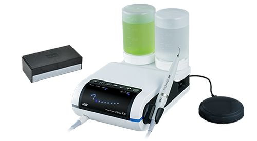 Varios 970 Komplettset ohne Licht mit Handstück und Flüssigkeitsbehältern.