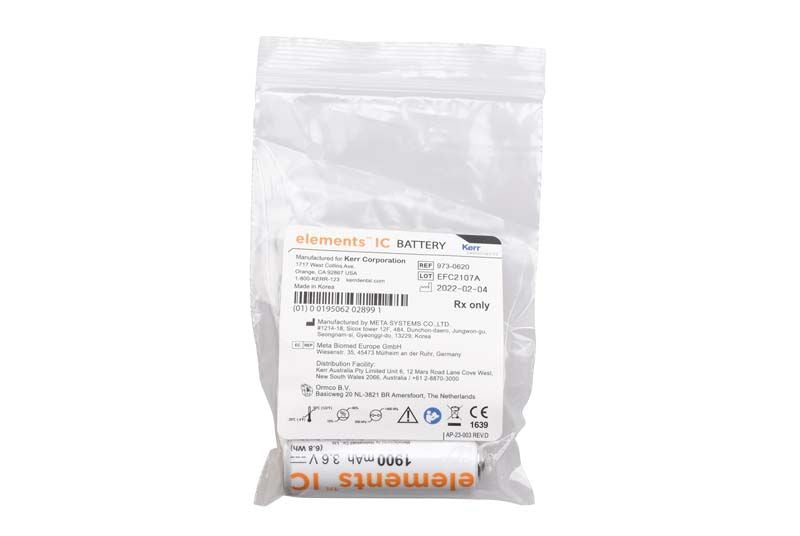 Hochleistungs-Akkupack elements™ IC in verschlossener Kunststoffverpackung mit Etikett.