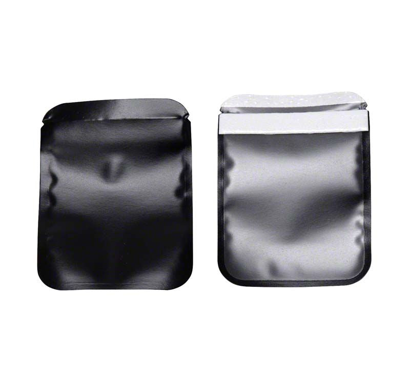 Zwei schwarze Röntgenschutzhüllen für CS 7600 Speicherfolien.