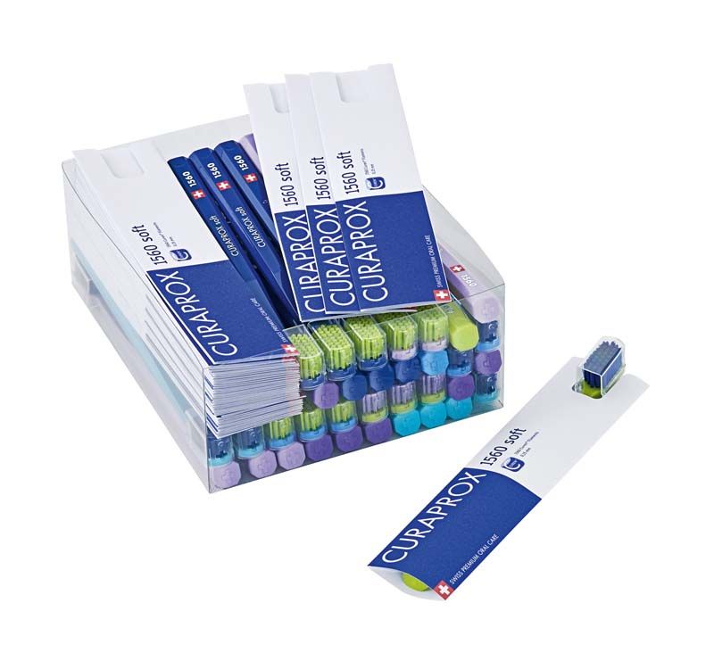 CURAPROX Sensitive CS 1560 Zahnbürsten in bunter Display-Verpackung mit weichen Borsten.