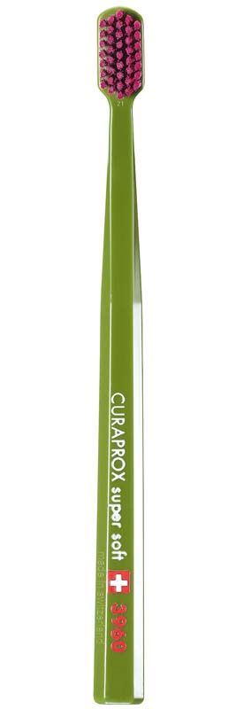 CURAPROX sensitive CS 3960 supersoft Zahnbürste mit grünem Griff und rosa Borsten.