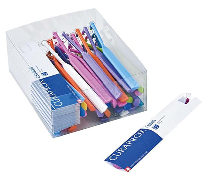 CURAPROX sensitive CS 1006 Zahnbürsten in verschiedenen Farben in einer transparenten Box.