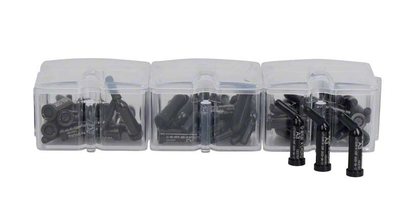 Transparente Aufbewahrungsboxen mit schwarzen G-aenial™ ACHORD Applikationsspitzen.