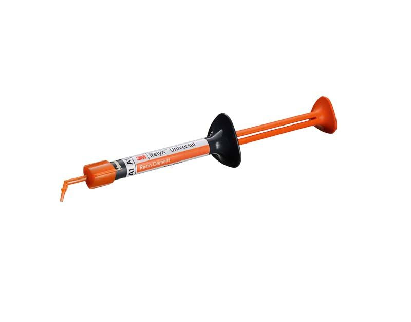 3M™ RelyX™ Universal Resin Cement Spritze A1 in Nahaufnahme mit orangem Applikator.