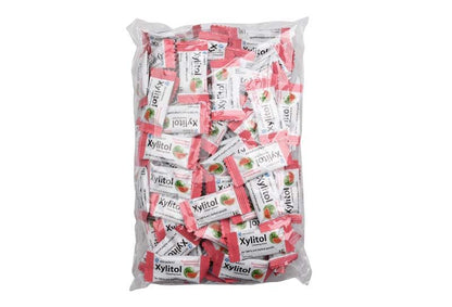 Plastiktüte mit einzeln verpackten Xylitol Kaugummis Wassermelone.