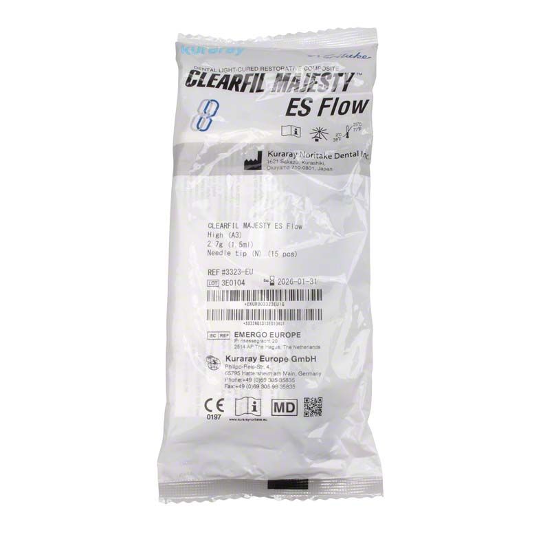 Kunststoffspritze mit Aufschrift "CLEARFIL MAJESTY ES FLOW" in weißer Verpackung.