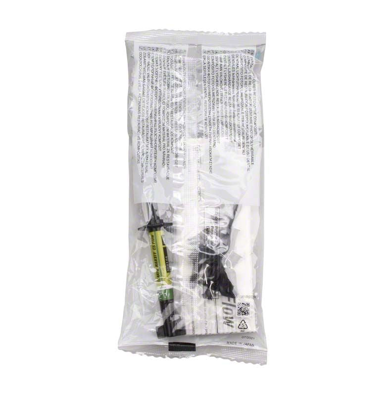 Spritze CLEARFIL MAJESTY™ ES FLOW High A3 in Schutzverpackung mit Produktetikett.