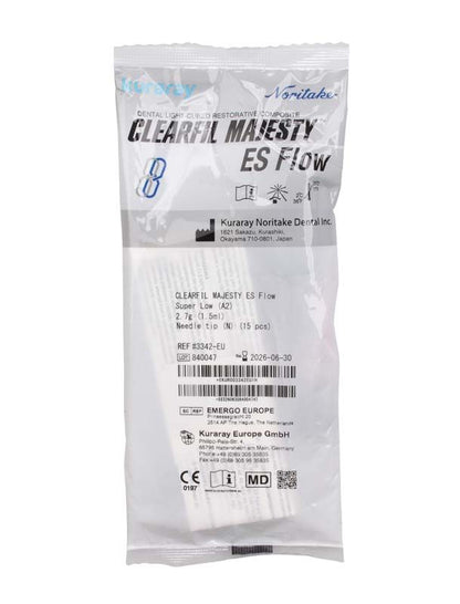CLEARFIL MAJESTY ES FLOW Super Low A2 in versiegeltem Folienbeutel mit Produktinformationen.