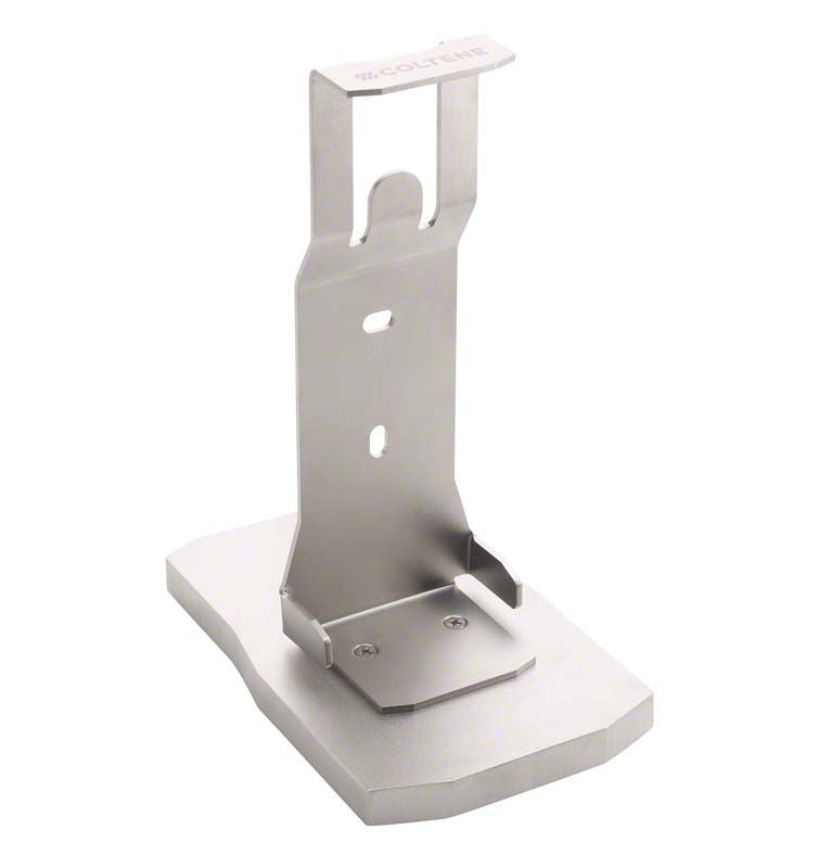 Innovatives, silbernes Halterungssystem der CanalPro™ SyringeFill Station auf weißem Hintergrund.