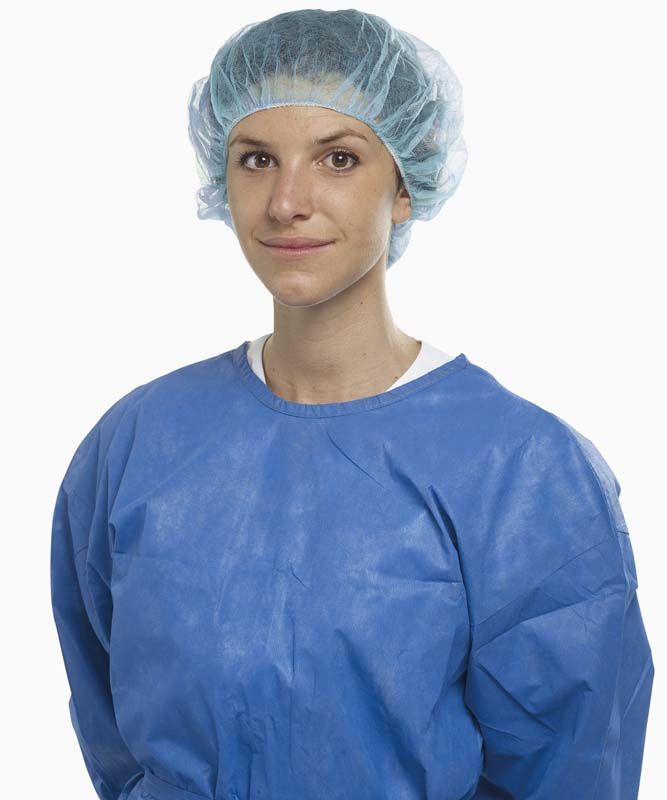 OP-Baretthaube aus Vliesstoff auf medizinischem Fachpersonal