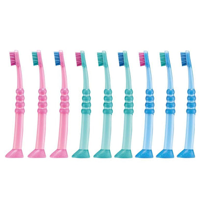 Mehrfarbige CURAPROX Baby Zahnbürsten mit gummiertem Bürstenkopf und Standfuß.