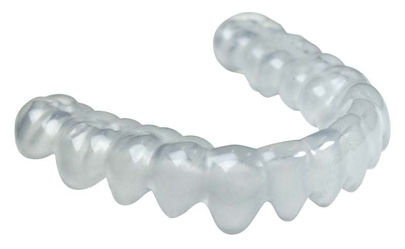 Detailansicht einer flexiblen, transparenten Zahnschiene für dentalen Einsatz.