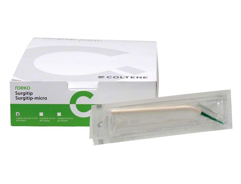 ROEKO Surgitip-micro Einmalabsaugkanüle mit Verpackung und grüner Spitze.