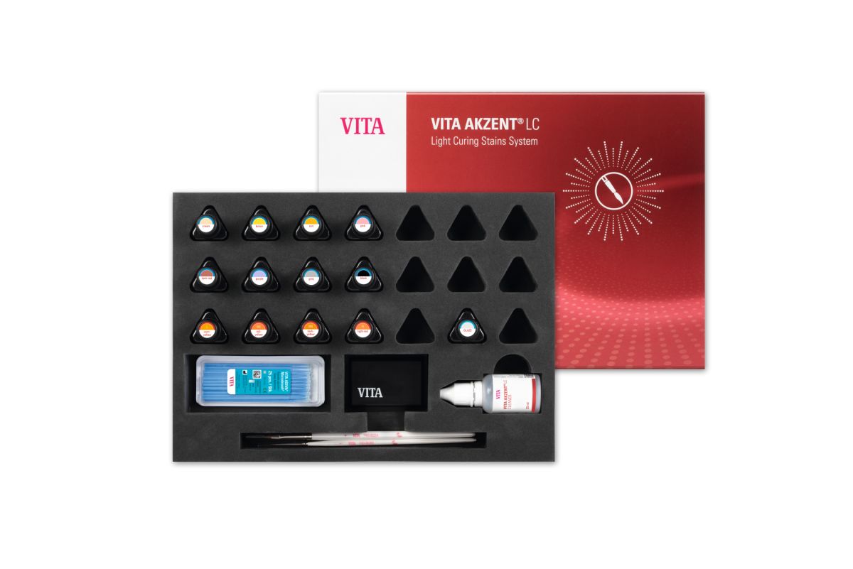 VITA AKZENT® LC Expert Kit mit Farbsystem und Zubehör im Koffer.