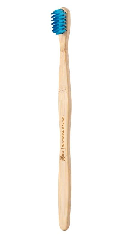 Zahnbürste aus Bambus mit blauen Borsten, Modell "Humble Brush Erwachsene senstive blau".