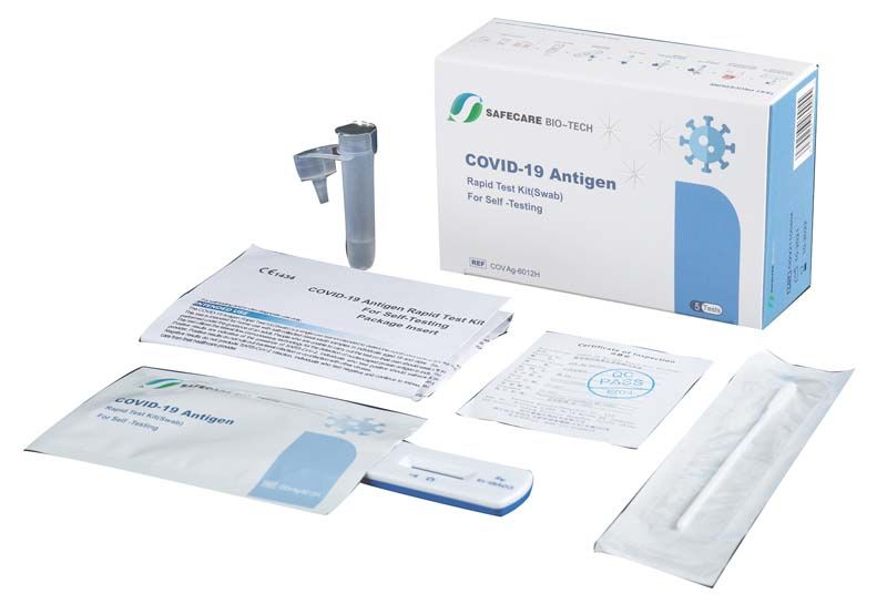 COVID-19 Antigen-Schnelltest-Set mit Verpackung und Komponenten.