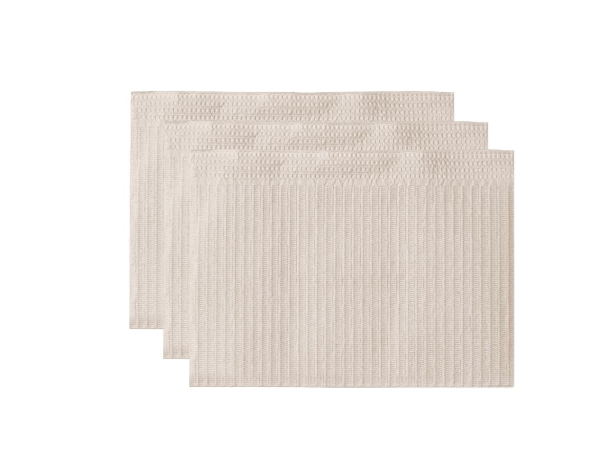 Monoart Patientenservietten Towel UP natura, dreifach gefaltete Serviettenansicht.