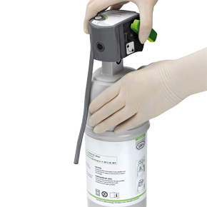 Multidem C27 Wasseraufbereitungssystem mit Bedienfeld und grünem Hebel in Nahaufnahme.