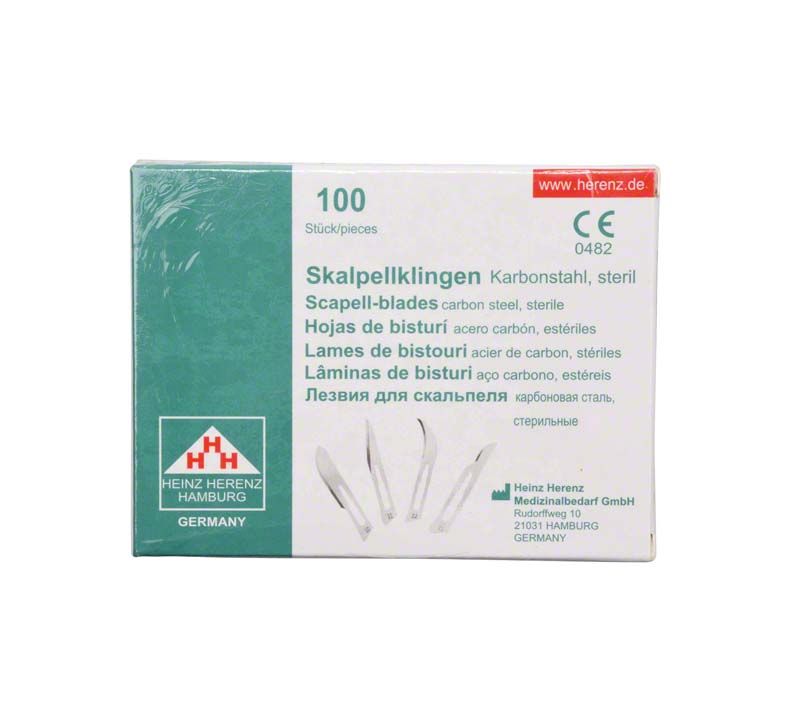 Skalpellklingen Nr. 18 in Verpackung mit mehrsprachiger Beschriftung.