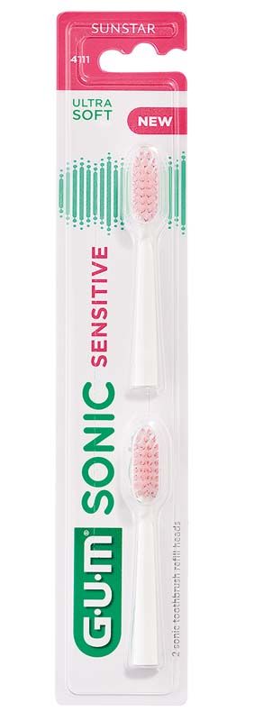 Zwei GUM® SONIC SENSITIVE Ersatzbürsten mit ultraweichen Borsten in Verpackung.
