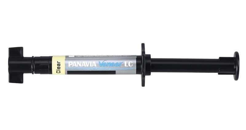 PANAVIA™ Veneer LC Paste Clear in schwarzer Applikationsspritze.